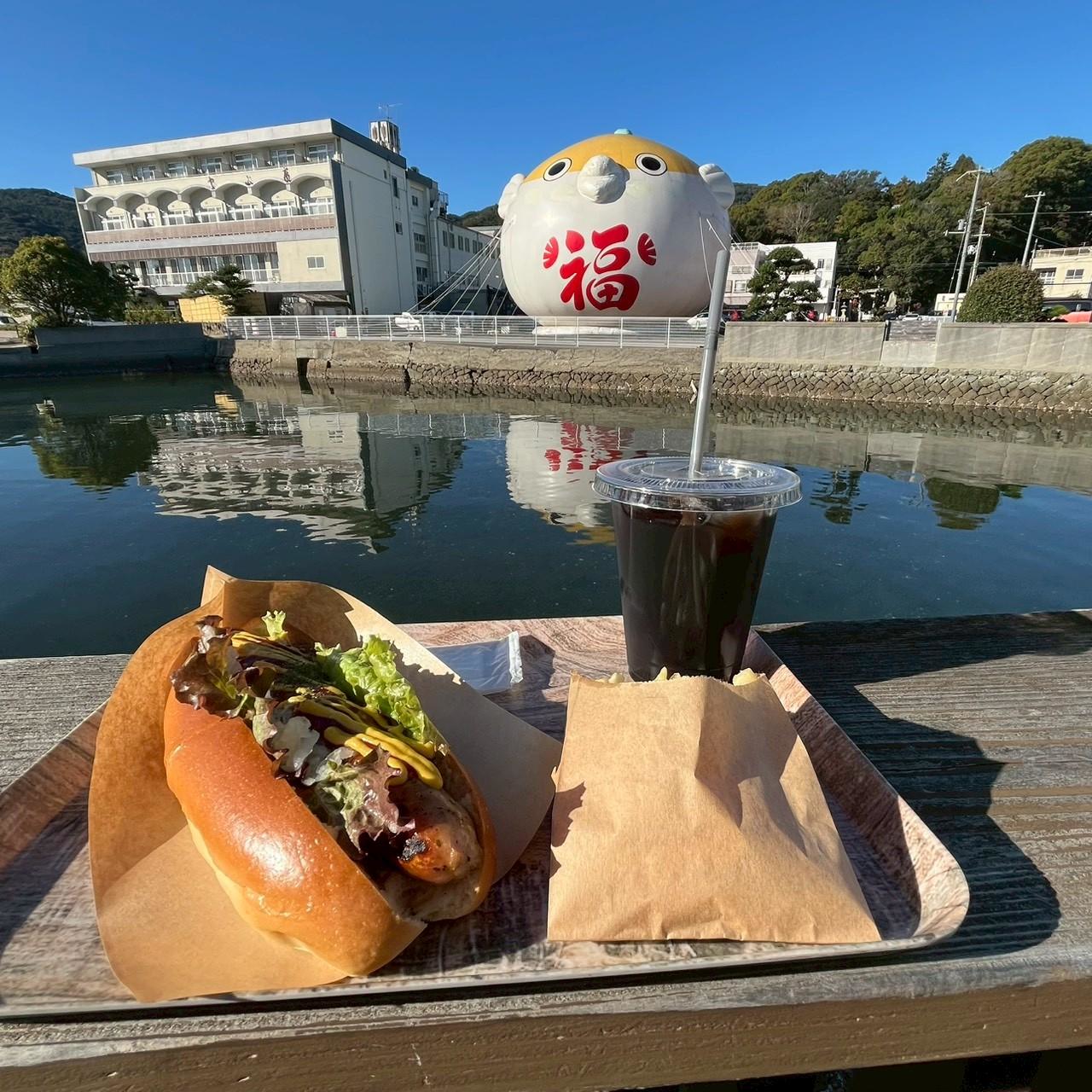 ボリューム満点のホットドッグ